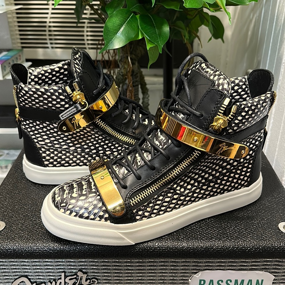 ✨Authentic✨ Giuseppe Zanotti Snakeskin Print Leather High Tops | Sz 39 Women’s